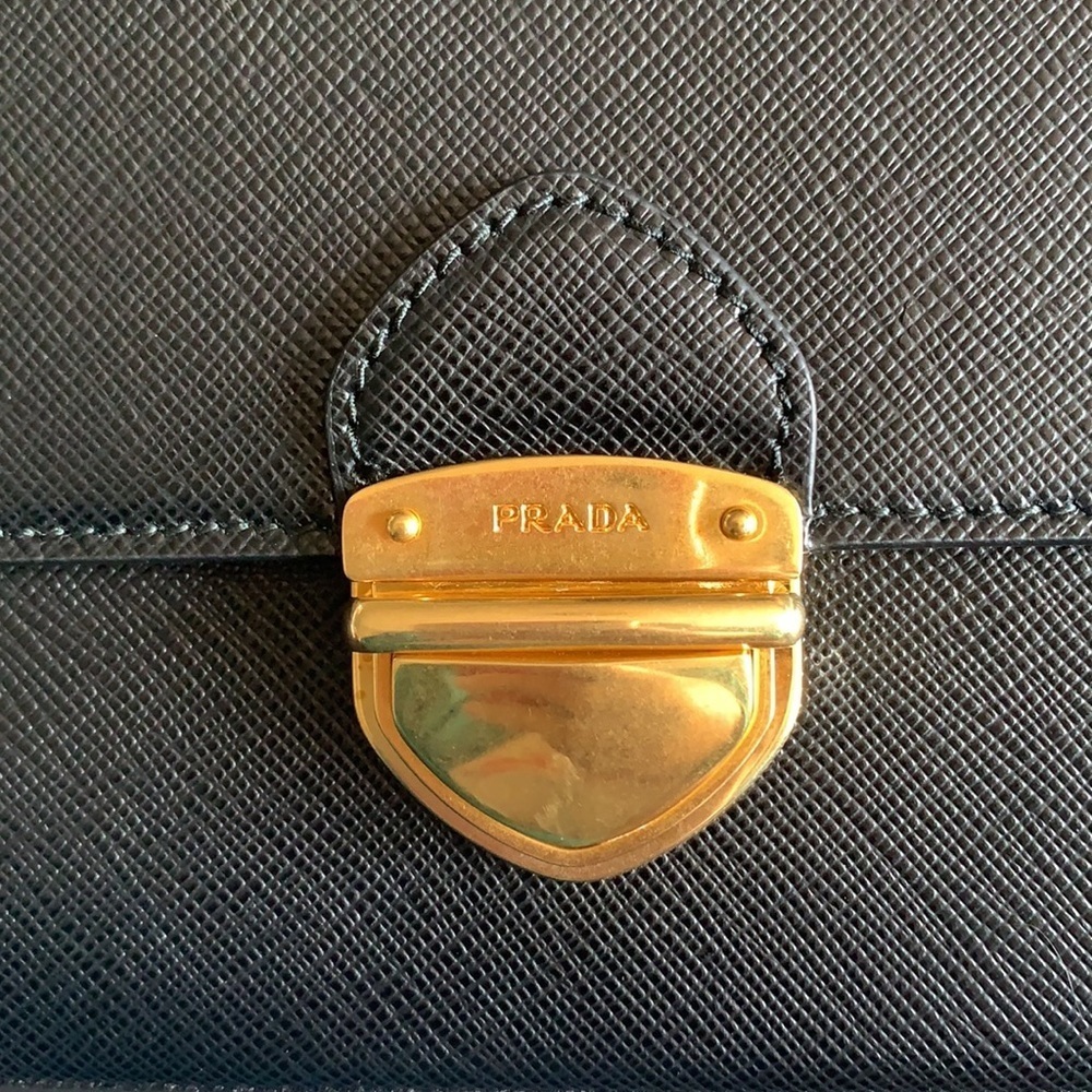 Authentic Prada
Flap Chain Small Black Saffiano Leather Shoulder Bag - Picture 10 of 16